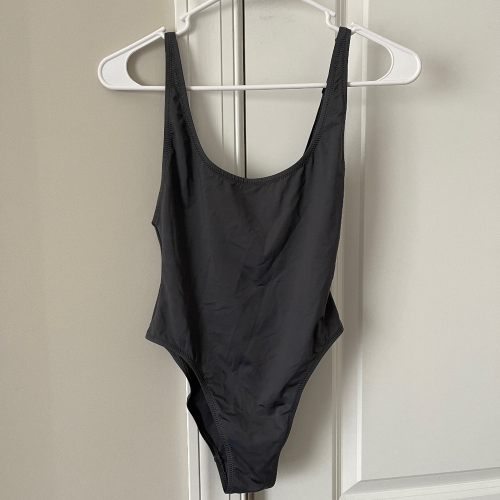 SKIMS Scoop Neck One Piece Swim Suit (Grey)